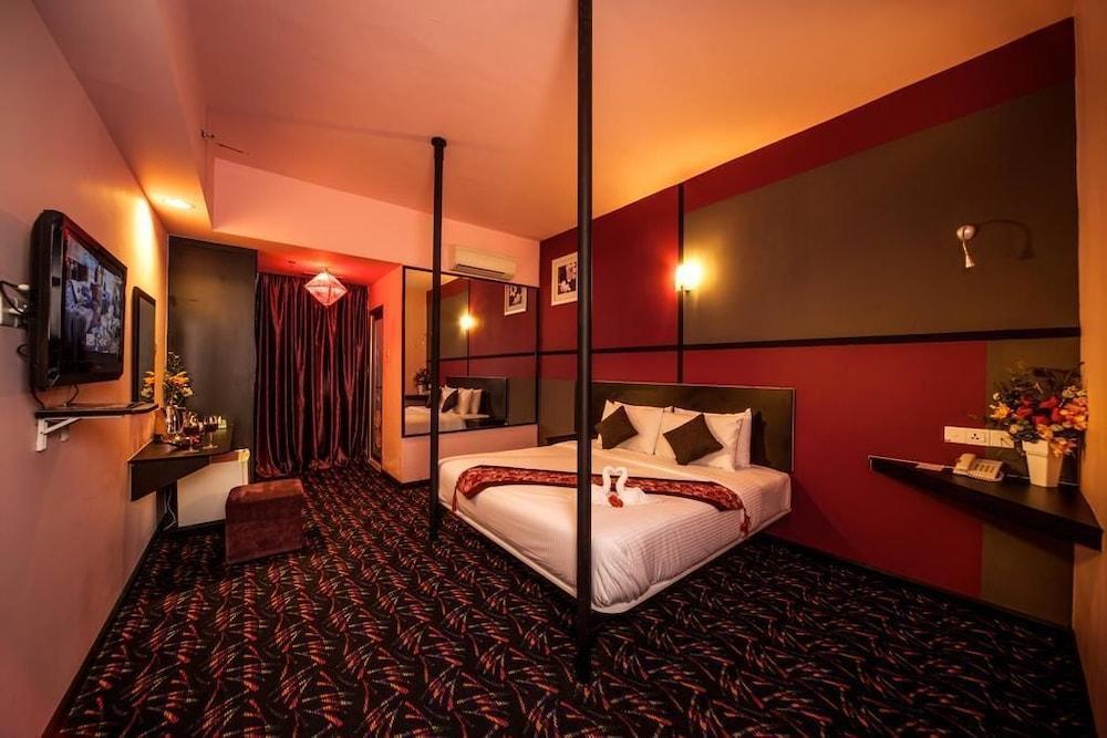 Thy Executive Hotel Джохор Бахру Екстериор снимка