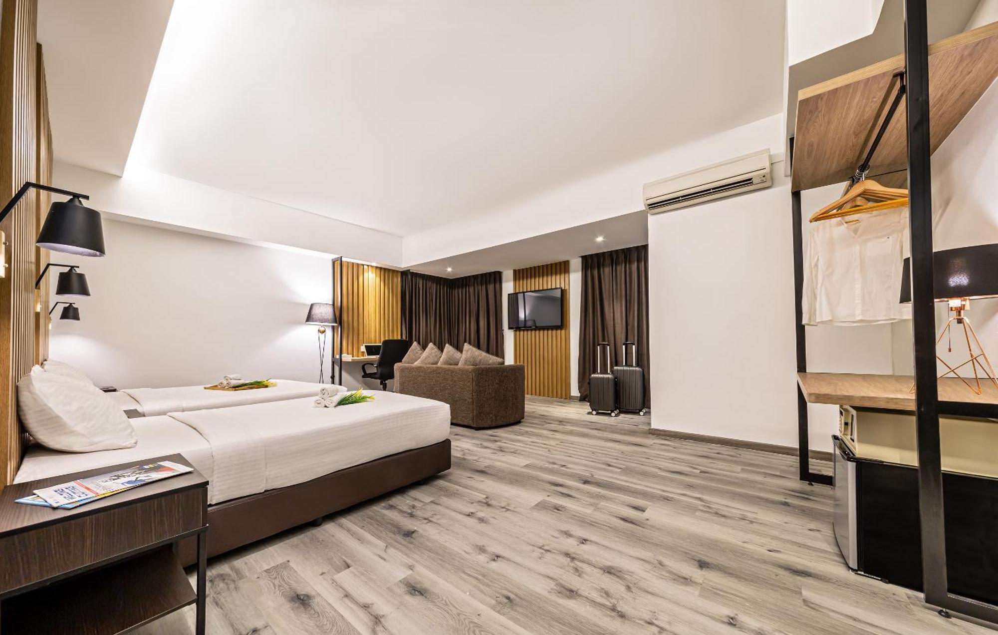 Thy Executive Hotel Джохор Бахру Екстериор снимка
