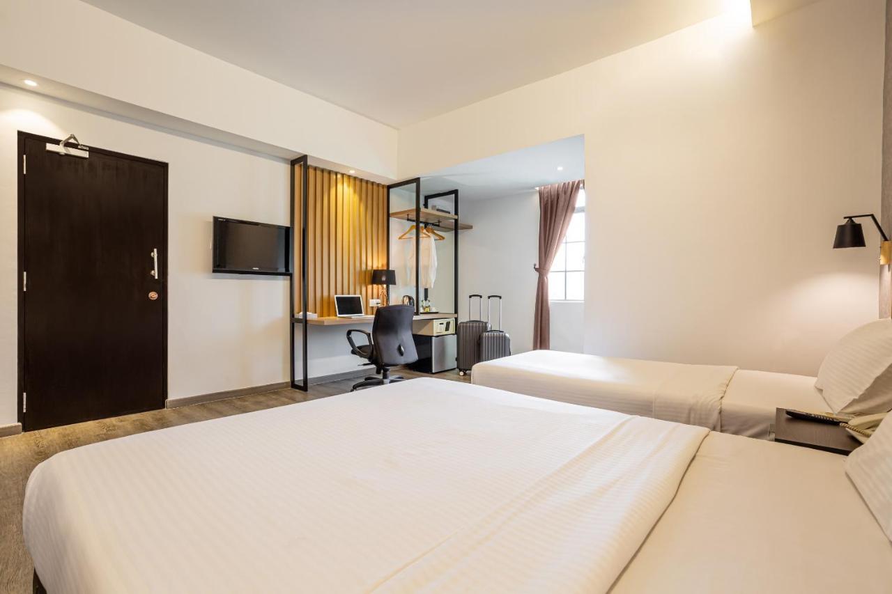 Thy Executive Hotel Джохор Бахру Екстериор снимка