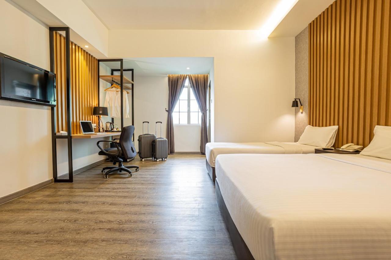 Thy Executive Hotel Джохор Бахру Екстериор снимка