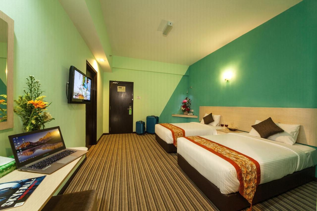 Thy Executive Hotel Джохор Бахру Екстериор снимка