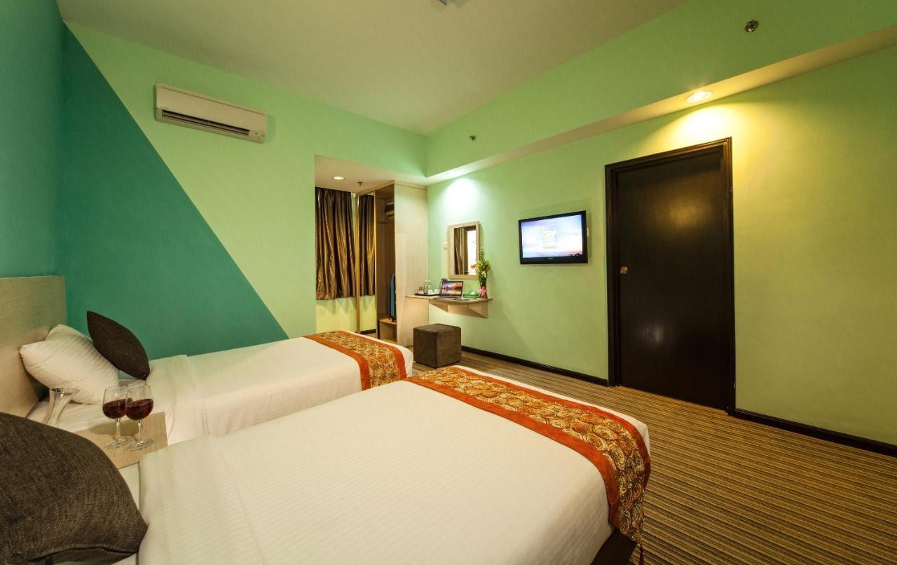 Thy Executive Hotel Джохор Бахру Екстериор снимка