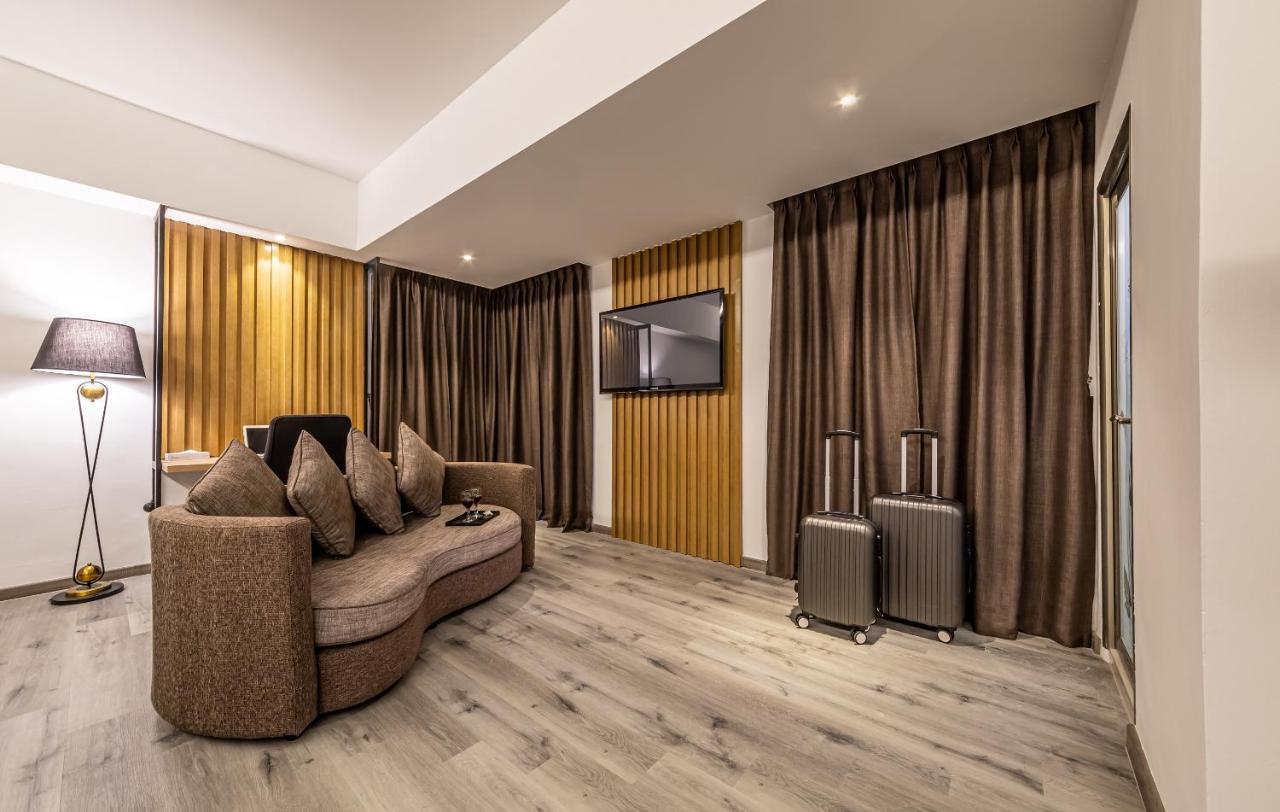 Thy Executive Hotel Джохор Бахру Екстериор снимка