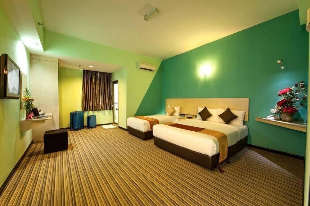 Thy Executive Hotel Джохор Бахру Екстериор снимка
