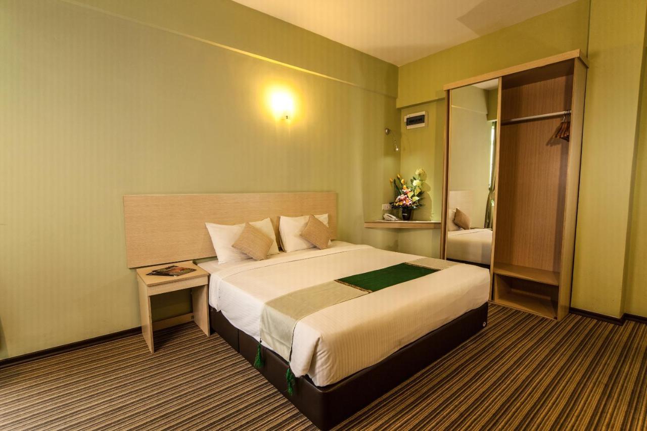 Thy Executive Hotel Джохор Бахру Екстериор снимка